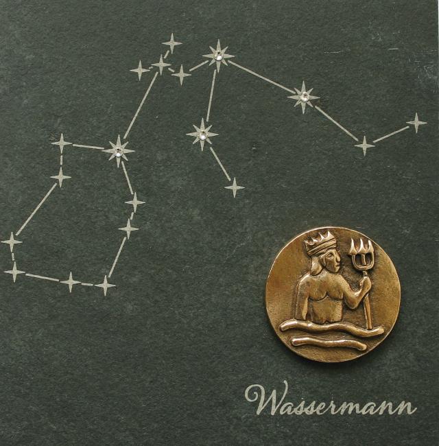 Wassermann Sternzeichen auf Schieferplatte mit Bronzeplakette 